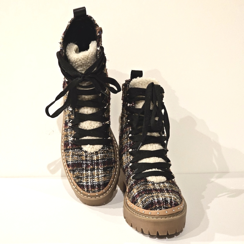 Steve Madden Women's Plaid Tweed Lug Boots Size 7